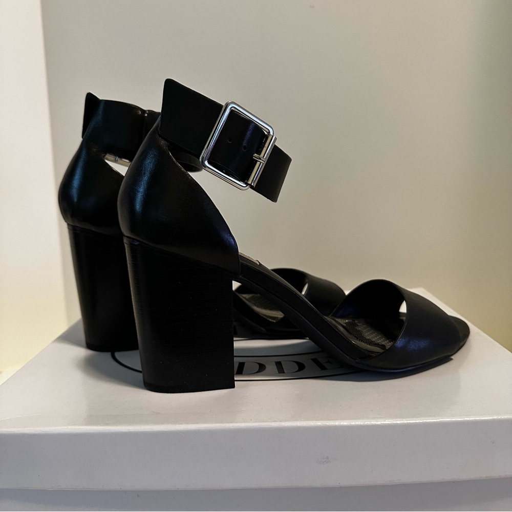 Steve Madden Women’s Gerard Black Leather Heels size 7.5